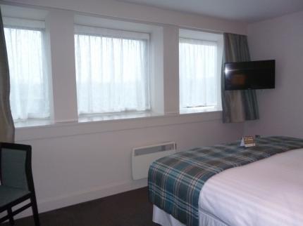 The Golden Acorn Wetherspoon Otel Glenrothes Dış mekan fotoğraf