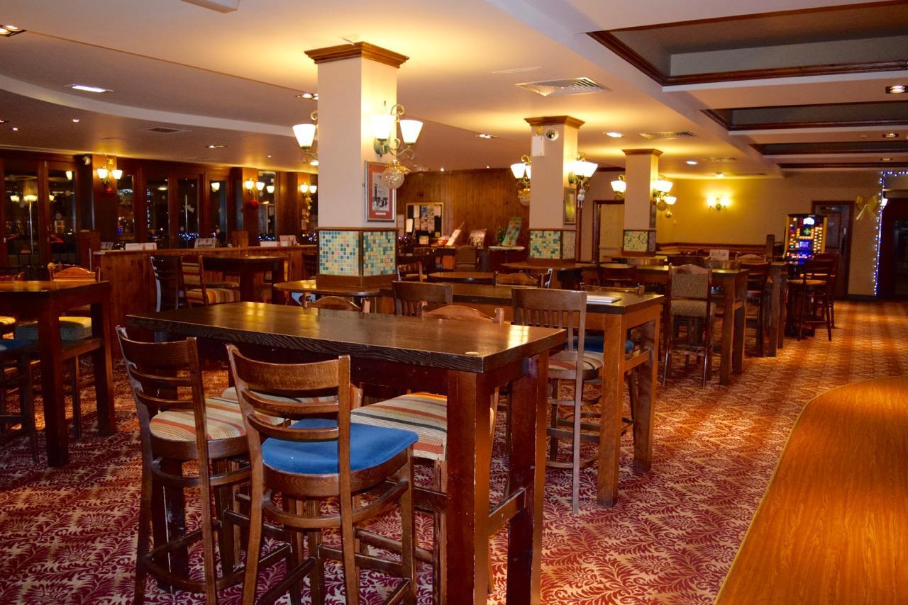 The Golden Acorn Wetherspoon Otel Glenrothes Dış mekan fotoğraf